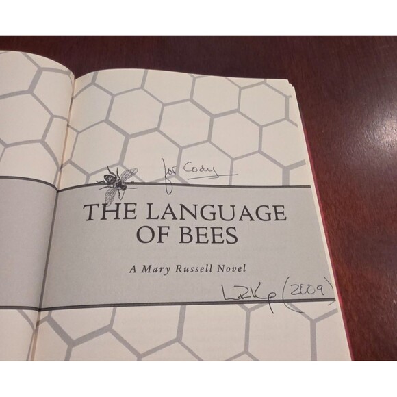 Language Of Bees Laurie R. King SIGNED 1st Printing 1st Edition 2009 HC DJ - Picture 8 of 15